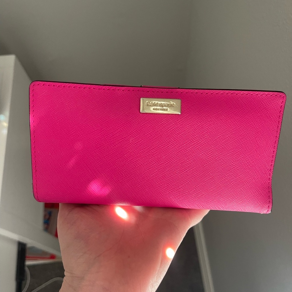 KATE SPADE  Stacy Newberry Lane Pink Bi-Fold Wallet Excellent Condition